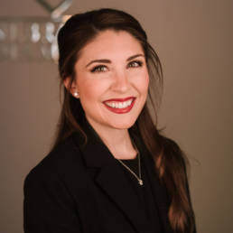Natalie Tavlin - Nebraska Diamond Sales Executive and Certified Diamontologist by the Diamond Council of America